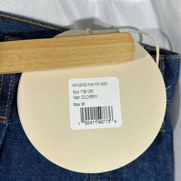 SNACKS! PUSH POP PLEATED NERDY HIGH WAIST WIDE LEG JEANS SIZE 32 DENIM COLDBREW - Picture 9 of 9